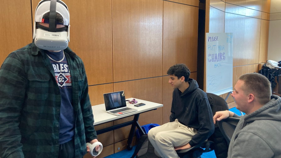 Bryant students test out virtual reality in Psychology course.